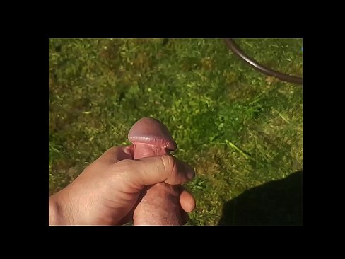 ❤️ Hottie si fa scopare a figa rosa è cums cun un squirt in un giardinu d'estate ❤️❌ Porno à porn co.hellporno-com.ru